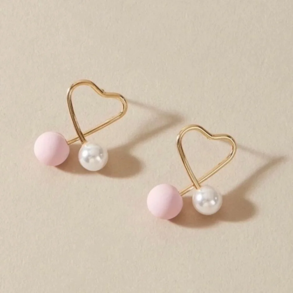 3/$30 💛 Faux Pearl Earrings